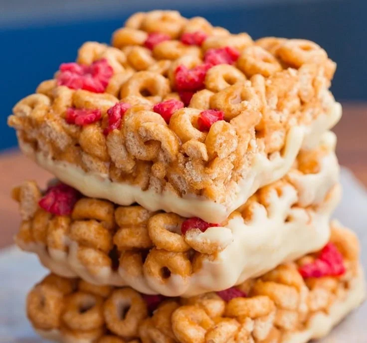 Healthy breakfast cereal bars made with wholesome ingredients.