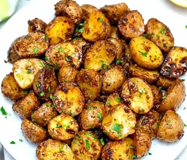 Delicious crispy air fryer potatoes ready to serve
