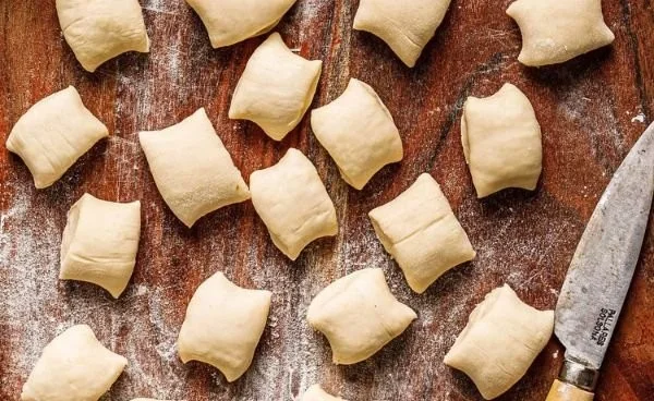 Delicious crispy air fryer pretzel bites served with mustard