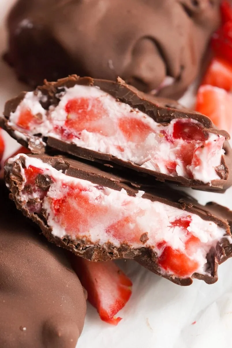 Viral chocolate strawberry yogurt clusters with chocolate-covered strawberries.