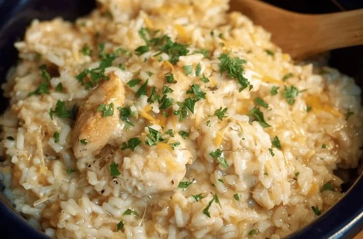 Delicious slow cooker chicken rice dish in a ceramic bowl